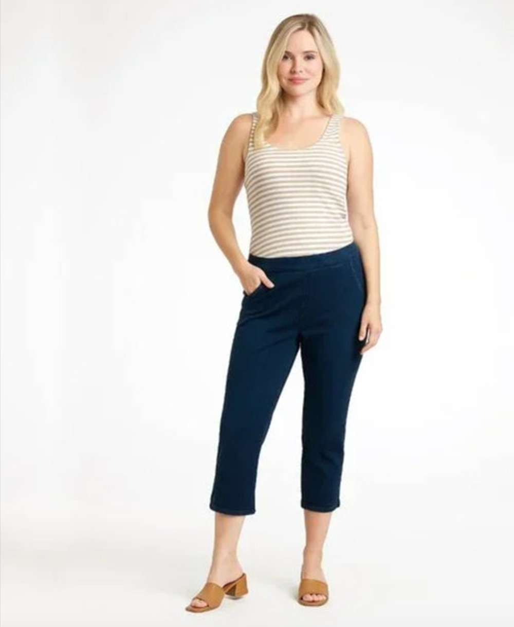 White House Black Market Pants Size 8 NEW Pull on Denim Capri Sarai Dark Wash